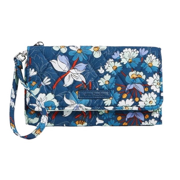 Best HD Pictures about  Vera Bradley Floral Bursts  with No AI Images